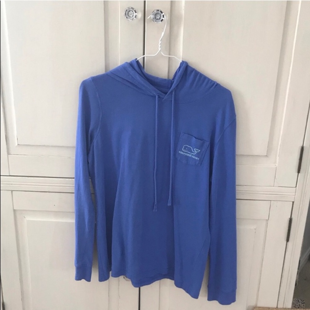 pink PINK sweat shirt & blue vineyard vines shirt